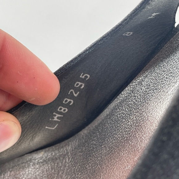 Stuart Weitzman Black Glitter and Leather Peep Toe Slingback Pumps heels size 8M - Picture 5 of 9